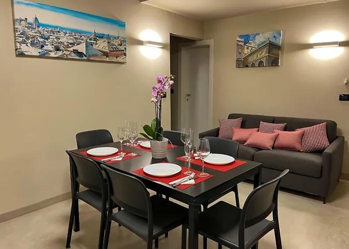 Daire Elegante Trilocale Zona Acquario-ianuamaris *