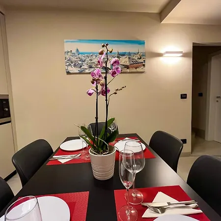 Elegante Trilocale Zona Acquario-ianuamaris Daire